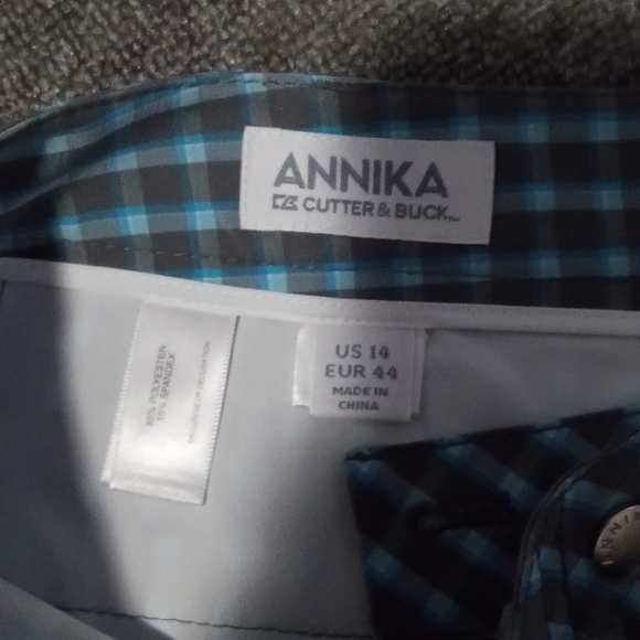 Annika Cutter & Buck women's golf shorts.  Size 14, blue and grey plaid - Picture 2 of 3